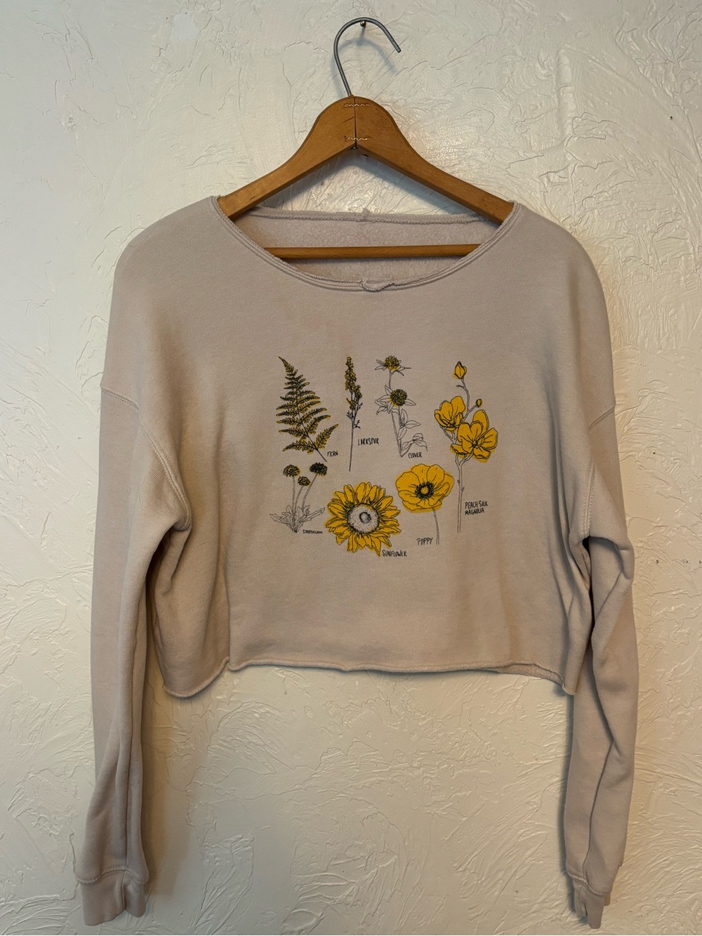 Burlap Apparel Women’s Beige Cropped Floral Sweatshirt with Yellow Print Size L